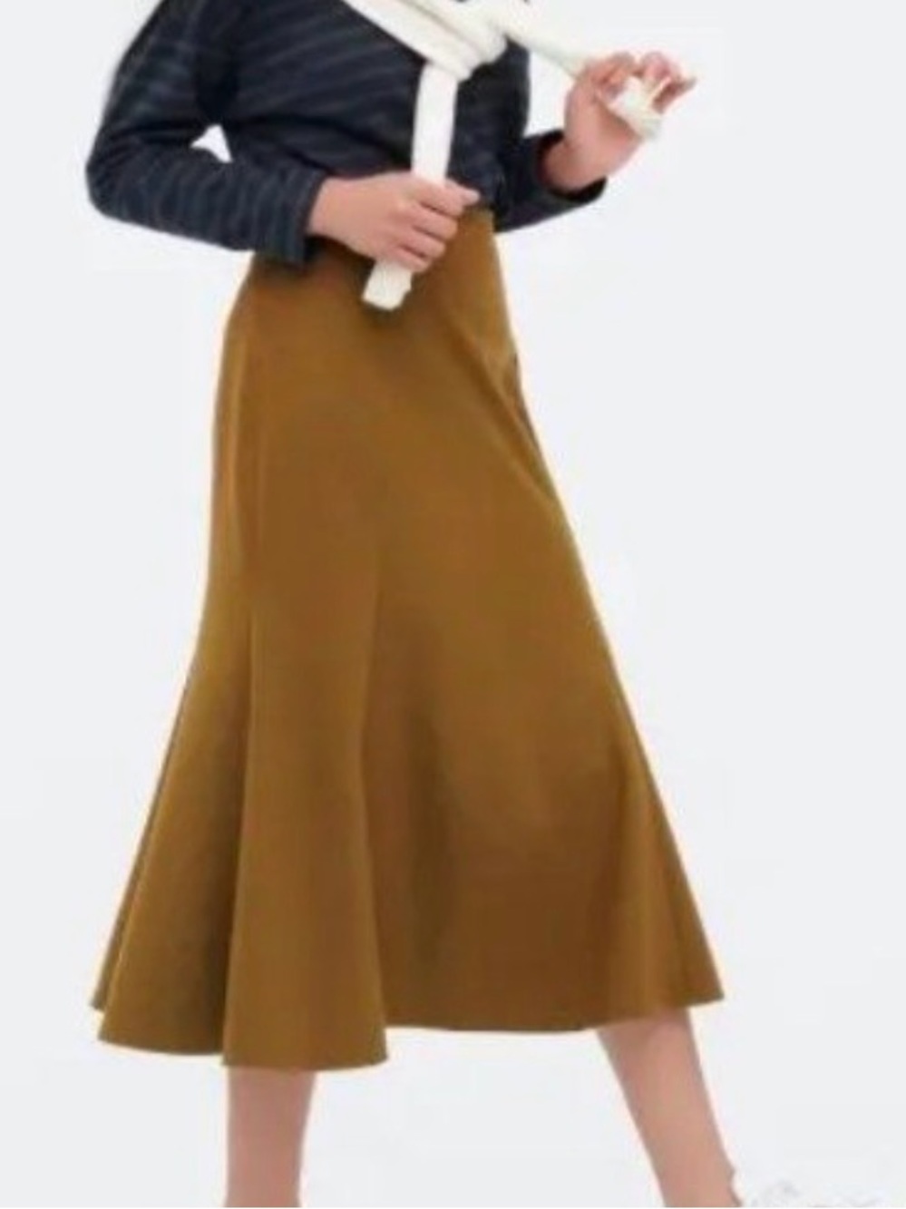 Uniqlo Women's Midi Flare Skirt in Mustard
